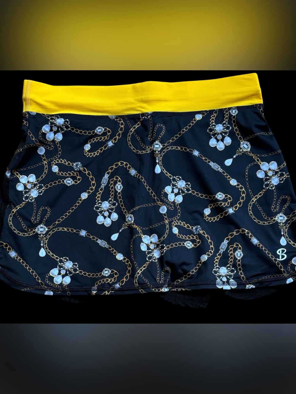 Sofibella Skort in Vibrant Black and Yellow pattern